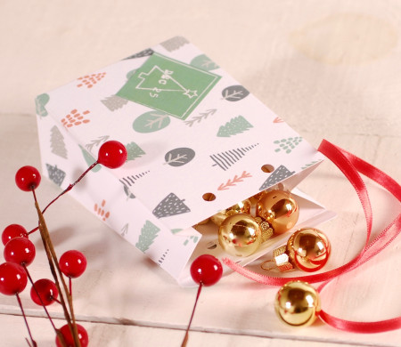 Small envelope box decorated for Christmas
