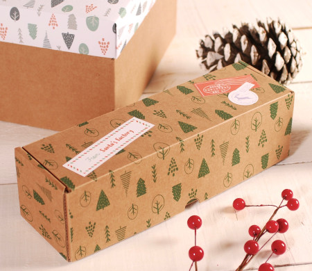 Boîte de Noël allongée décorée