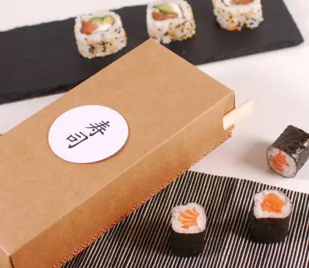 Boîte rectangulaire sushis