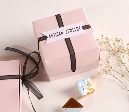 Jewelery Box With Bow | SelfPackaging