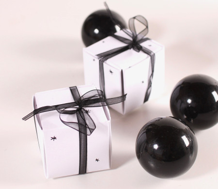 Caja navideña para regalar cosméticos Caja navideña para regalar cosméticos