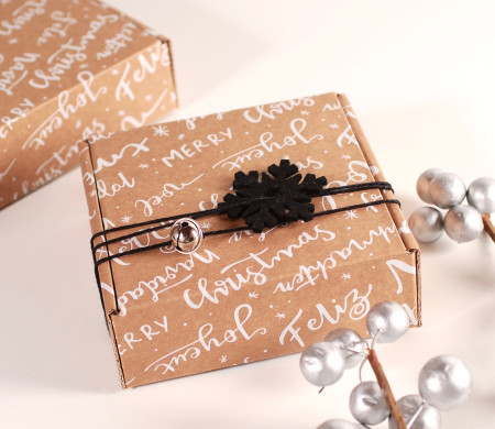 Square box with Christmas print Square box with Christmas print