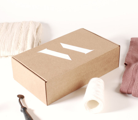 Boîte à vêtements rectangulaire à monter so... | SelfPackagi