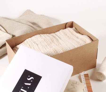 Boîte en carton kraft pour chaussures, vêtements ou accessoires