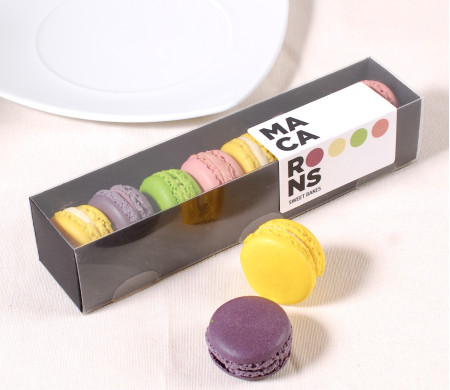 Long box for macarons.