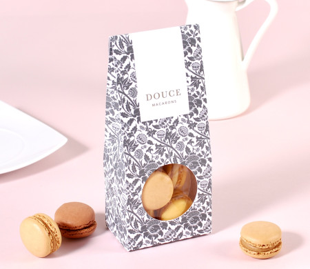 Scatola per macarons con finestra. Scatola per macarons con finestra.