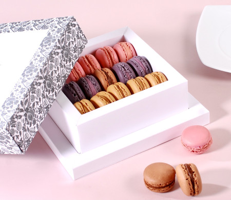 Caja cuadrada con tapa para macarons. Caja cuadrada con tapa para macarons.