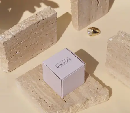 Caja cuadrada elegante para...