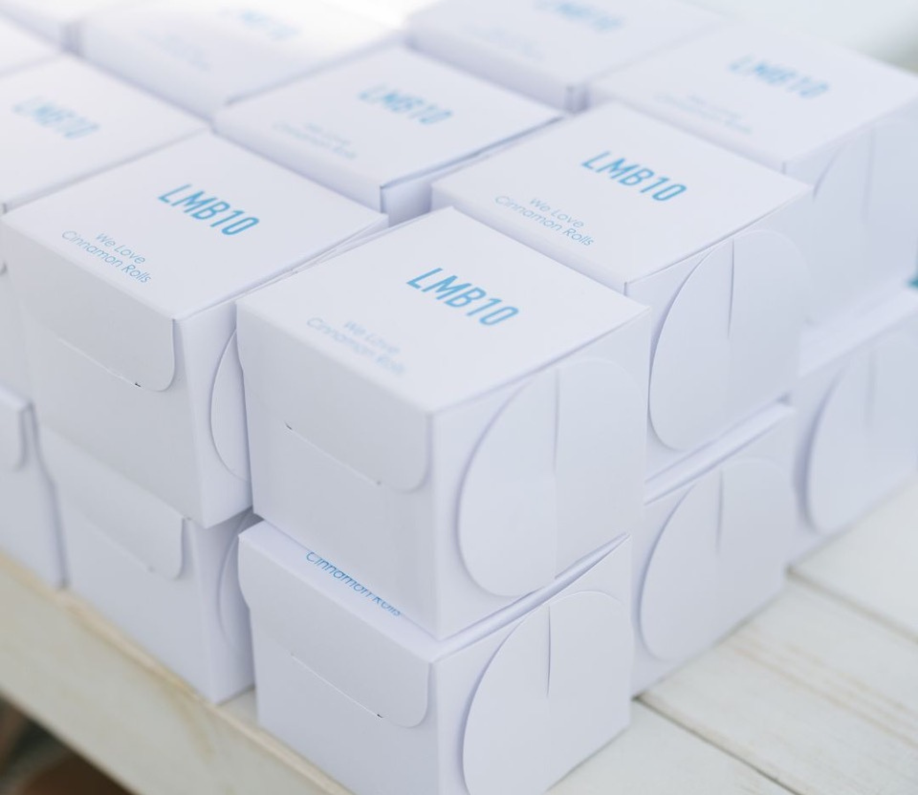 Cinnamon roll box