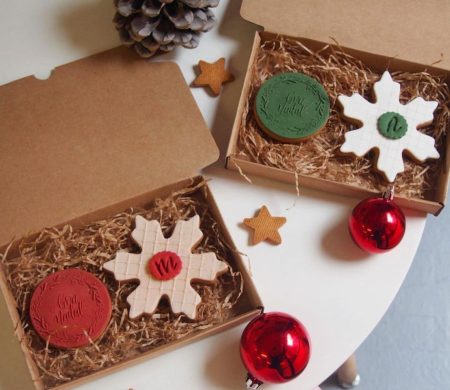 Boîte d'expédition en carton pour les biscuits faits maison Boîte d'expédition en carton pour les biscuits faits maison