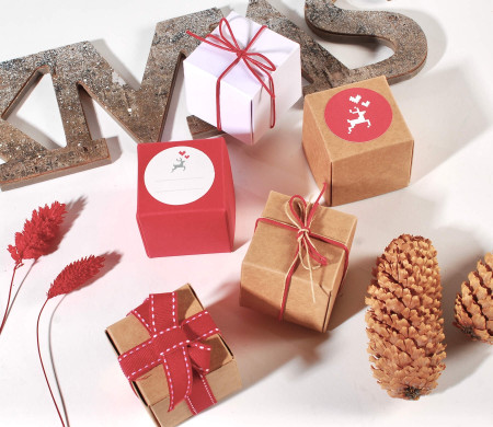 Cube box for Christmas details