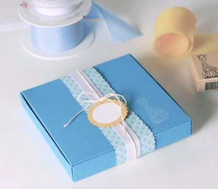 Scatola regalo blu per battesimo o baby shower