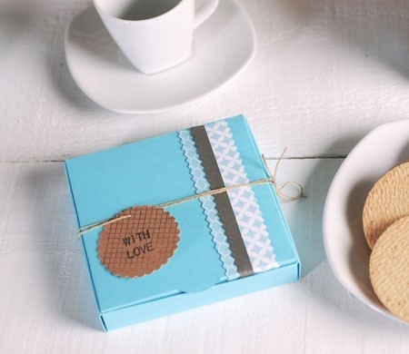 Blaue Schachtel für Cookies und Kekse