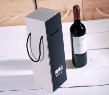 Resistant gift box for bottles