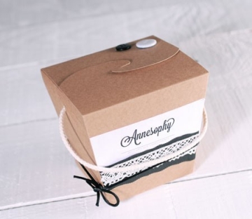 Gift box for clothes and accessories