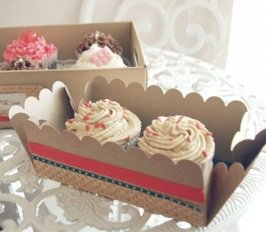 Box for 2 cupcakes, decorated with washi tape