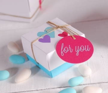 Little gift box with heart pattern