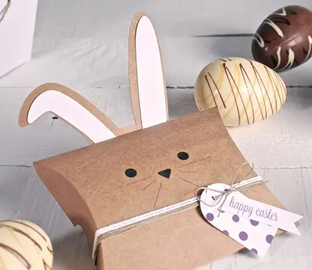 Caja con orejas de conejo