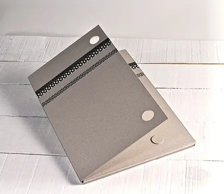 Cardboard folder in A4 format