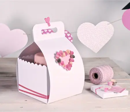 Caja decorada para pasteles
