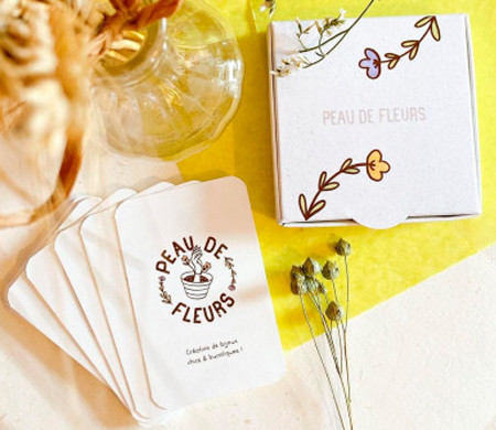 Boîte plate pour les colliers Personnalisée | SelfPackaging