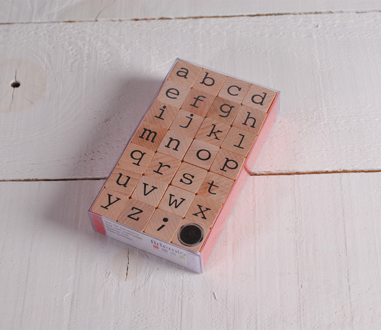 Set di timbri con le lettere