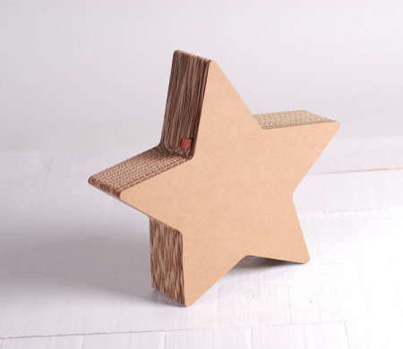 Estrella de cartón decorativa