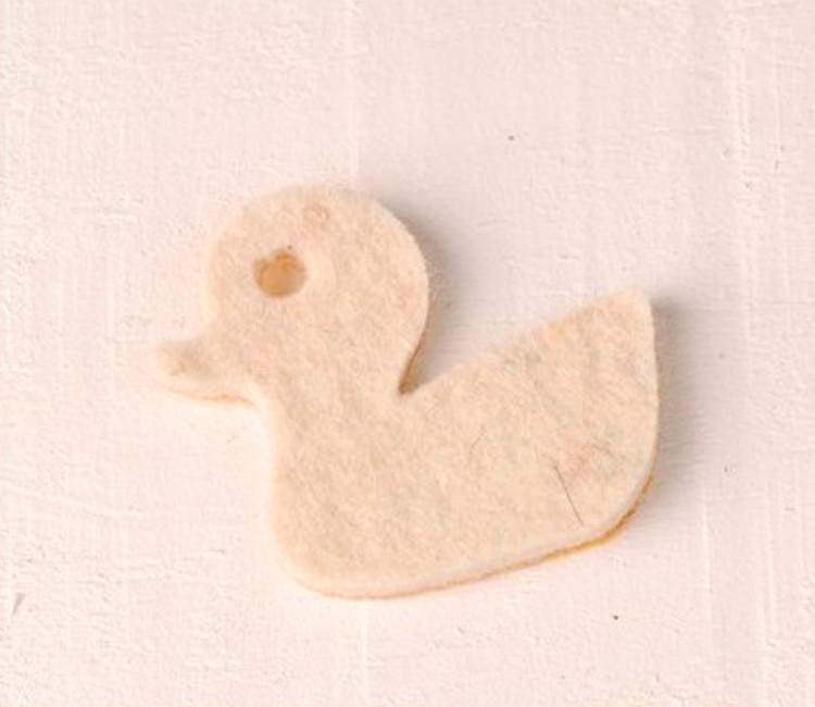 Patito de fieltro, simpático adorno para regalos Patito de fieltro, simpático adorno para regalos