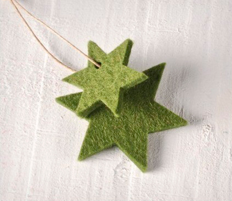 Stelle decorative in feltro da appendere Stelle decorative in feltro da appendere