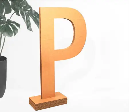 Letras gigantes de cartón