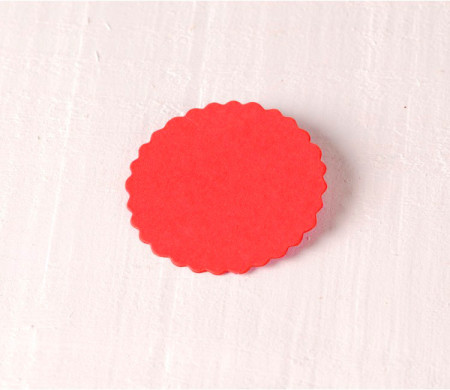 Cardboard Scalloped Tags (S)