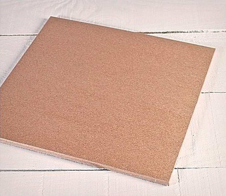 Base in cartone per torte grandi di 30x30 cm Base in cartone per torte grandi di 30x30 cm