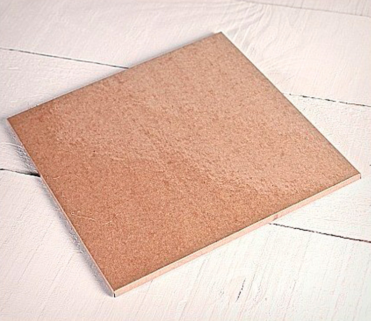Support à gâteaux en carton 23x23 cm Support à gâteaux en carton 23x23 cm