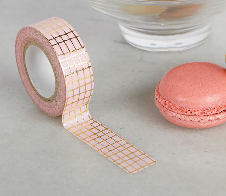 Washi tape rosa con cuadrícula dorada