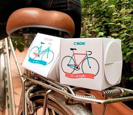 Boite imprimee pour cadeaux. Let's go!