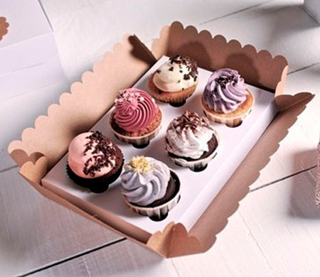 Idée de boîte kraft pour 6 cupcakes avec couvercle transparent