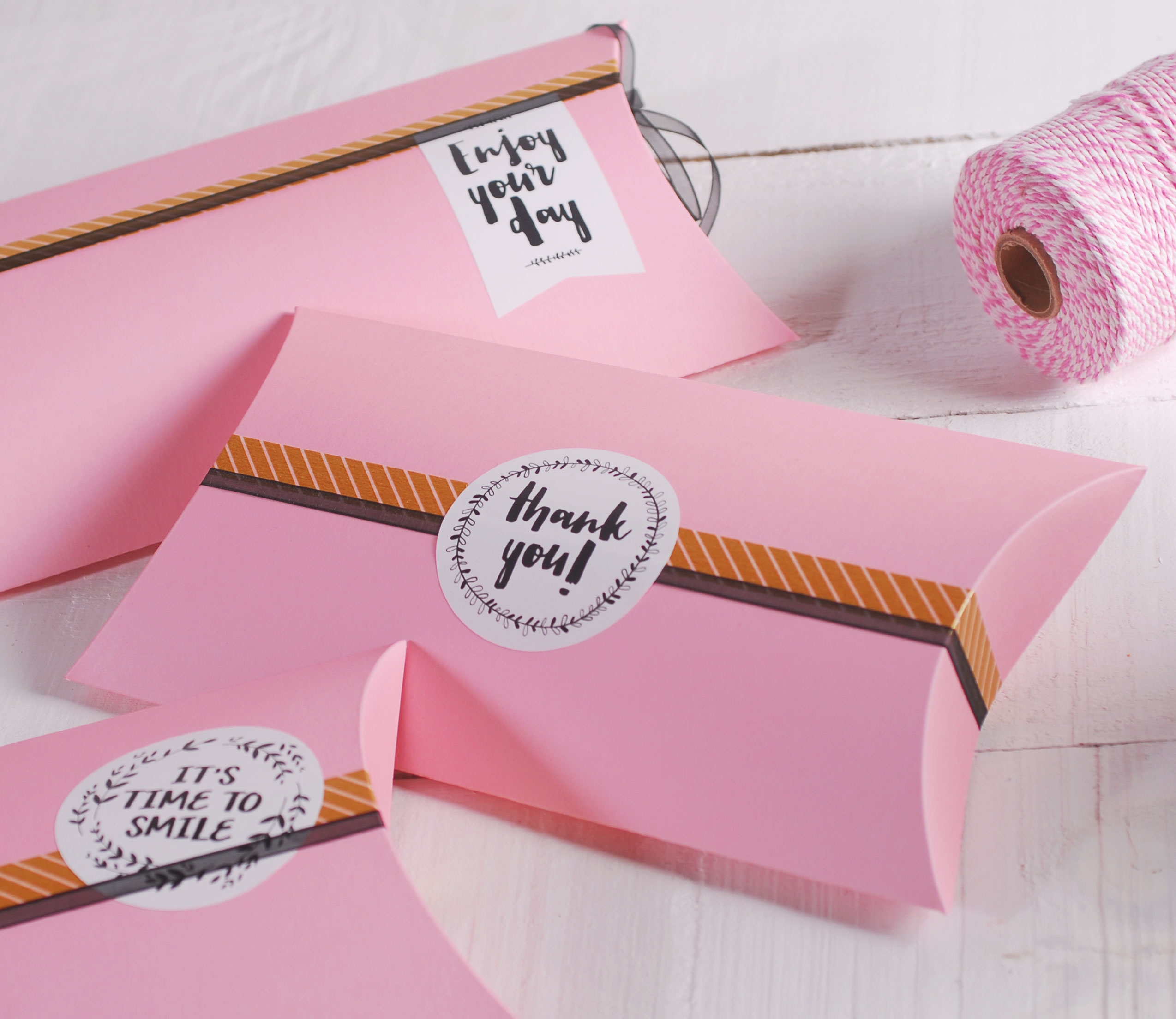 Scatola Decorata Con Messaggi Romantici Selfpackaging