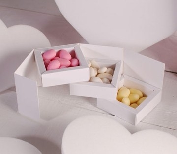 Gift box with compartments