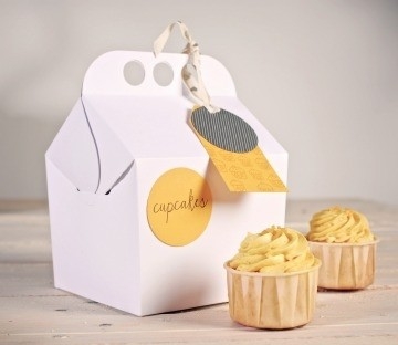 Happy box for cupcakes