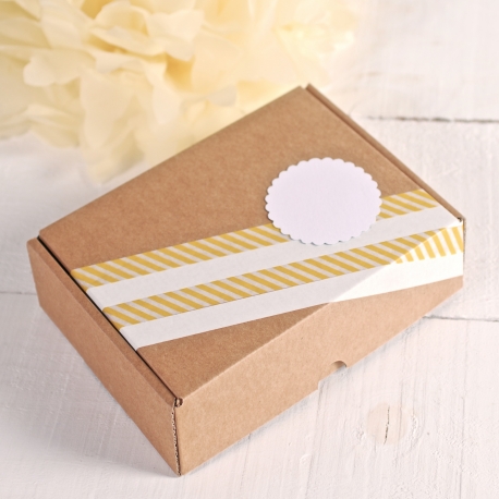 Rectangular box decorated in yellow and white