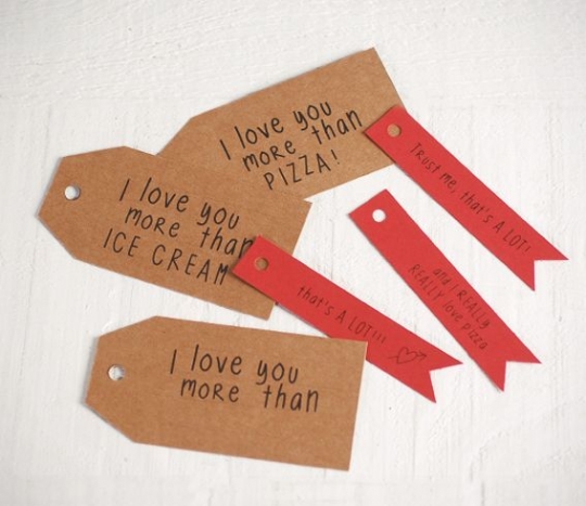 Red and Kraft coloured labels with messages