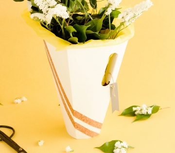 Minimalist box for bouquets
