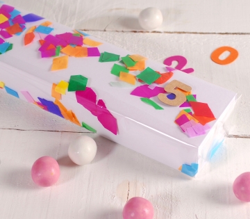 Elongated party box with confetti