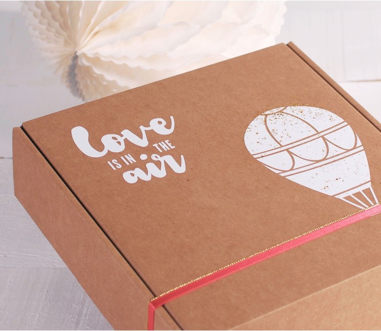 Vinilo decorativo impreso "Love is in the Air" Vinilo decorativo impreso "Love is in the Air"