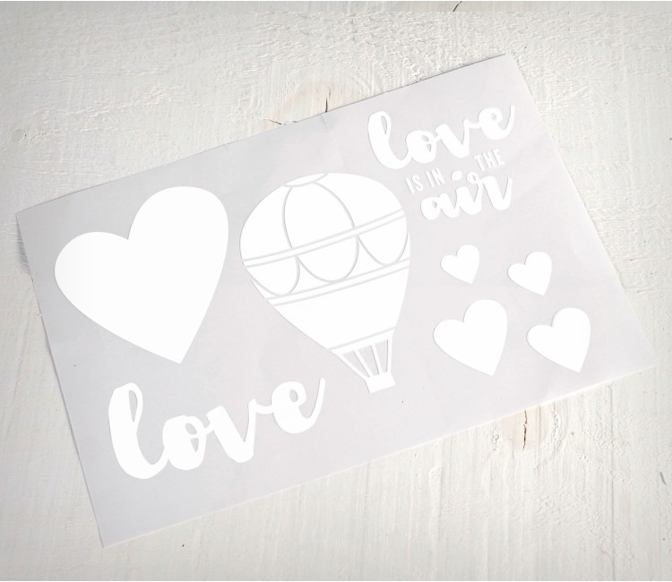Sticker décoratif "Love is in the air"