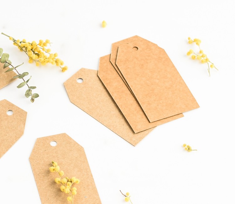 Etiquetas lisas para personalizar tus regalos Etiquetas lisas para personalizar tus regalos