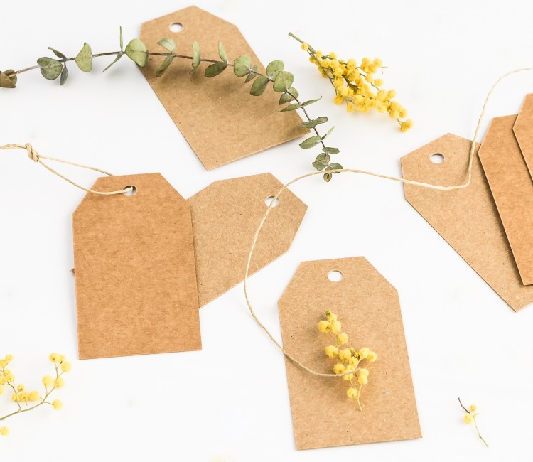 Etiquetas lisas para personalizar tus regalos Etiquetas lisas para personalizar tus regalos