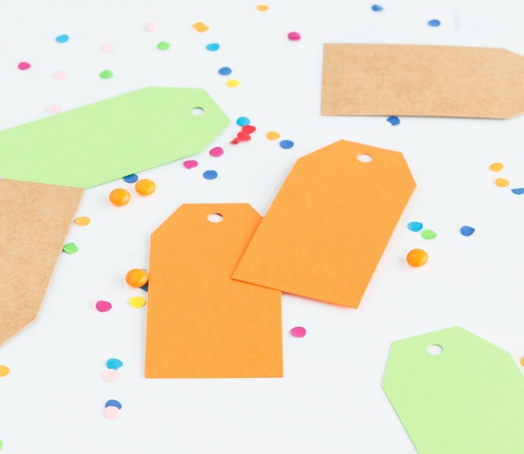 Etiquetas lisas para personalizar tus regalos Etiquetas lisas para personalizar tus regalos