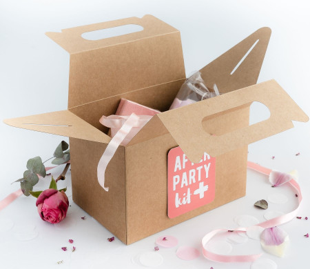 Wedding Survival Kit - SelfPackaging