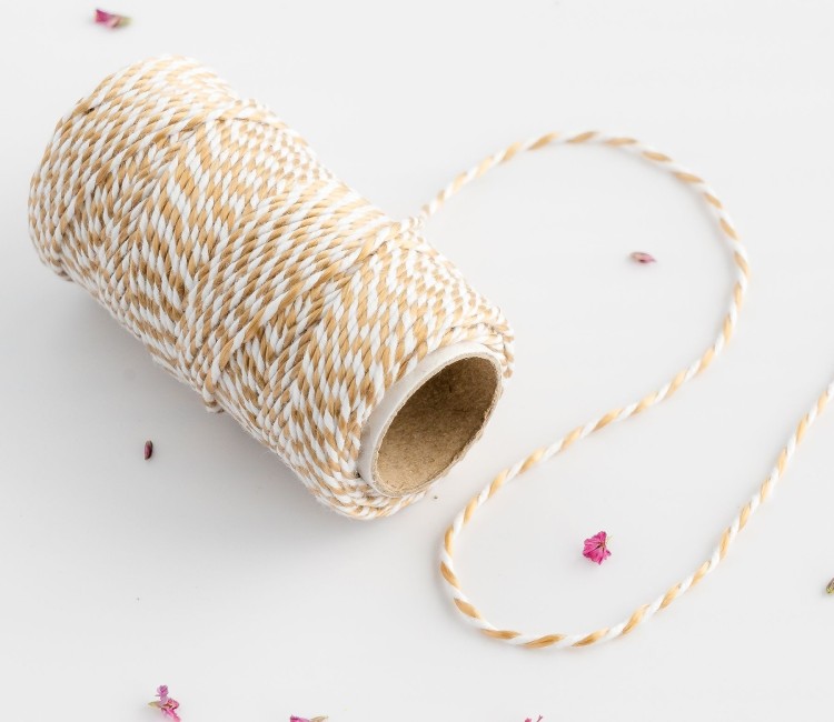 Cordino baker's twine bicolore in cotone per eleganti decorazioni Cordino baker's twine bicolore in cotone per eleganti decorazioni